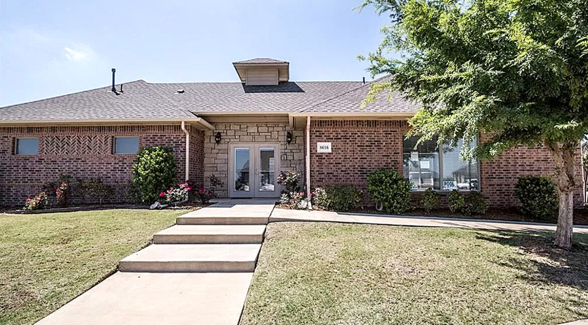 PinewoodLn 011